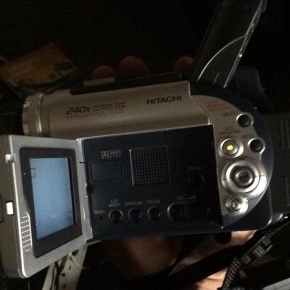 Hitachi DVD camcorder - Picture 2 of 2